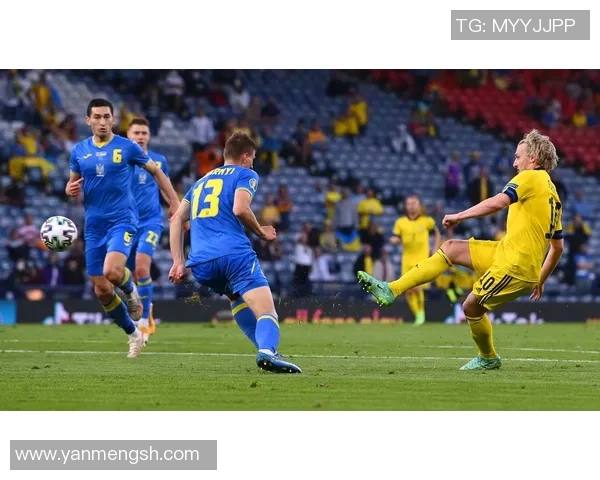 C罗足球明星发型解析与潮流趋势探讨让你成为场上焦点 C罗足球明星发型解析与潮流趋势探讨让你成为场上焦点